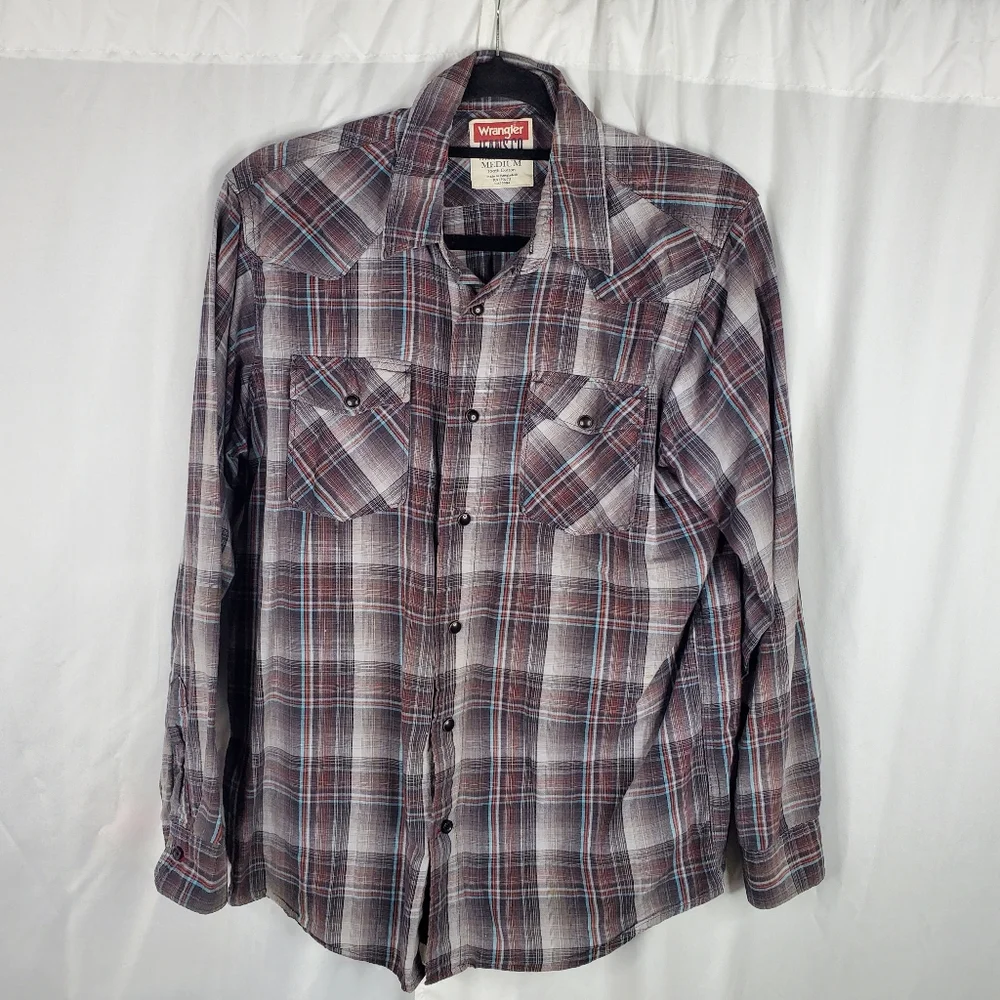 ♧ Wrangler Snap Front Plaid Shirt Size Medium Red White Blue and Gray